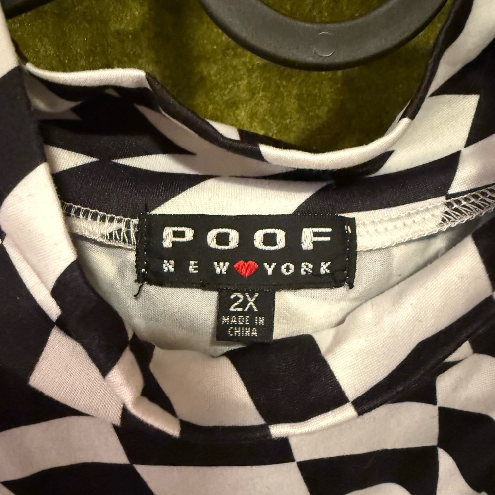Poof New York Black and White Geometric Top